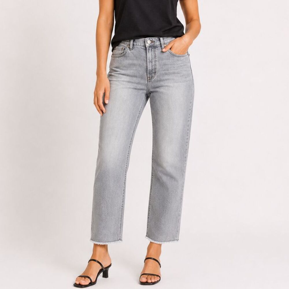 J.Jill Denim High Rise Straight Leg Crop Jeans Gray Wash Size 10 Raw Hem Tencel